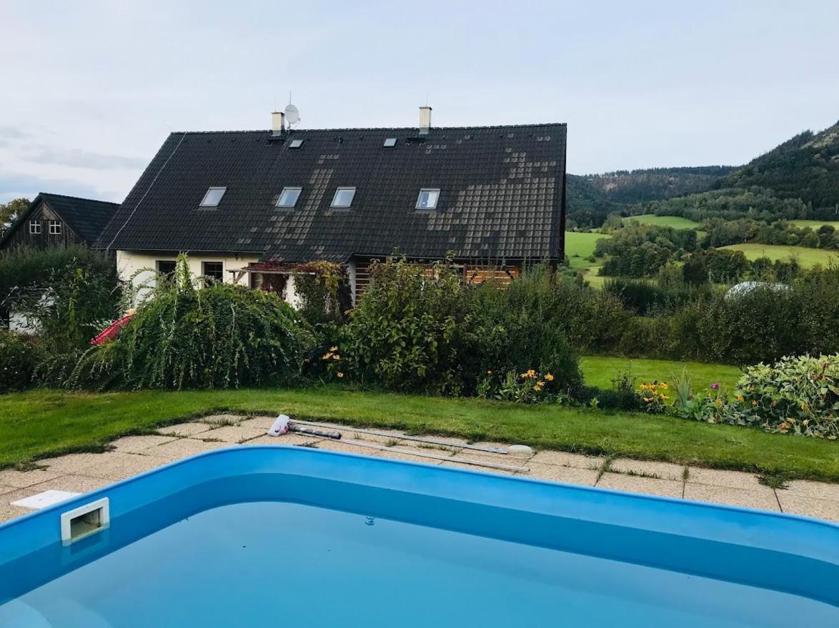 Apartman V Chaloupce Na Vrsku Bernartice  Экстерьер фото